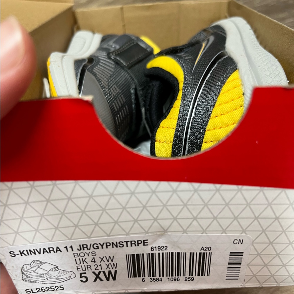 Saucony KINVARA JR Grey Yellow Velcro Strap Baby Toddler Size 5XW - Picture 3 of 10